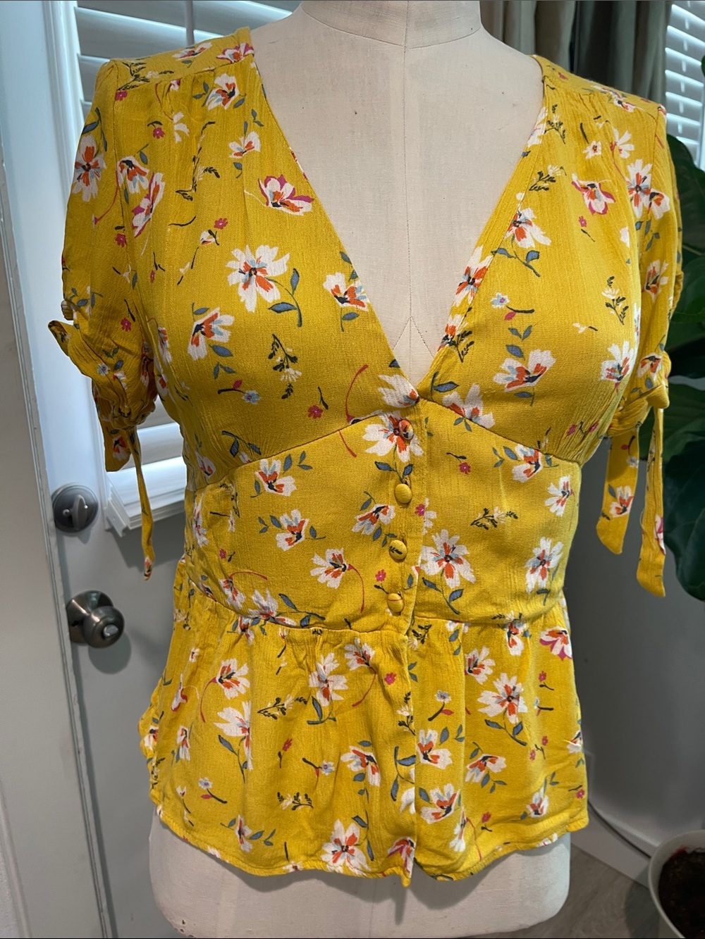Urban Romantics Mustard Yellow Floral Button-Front Peplum Top